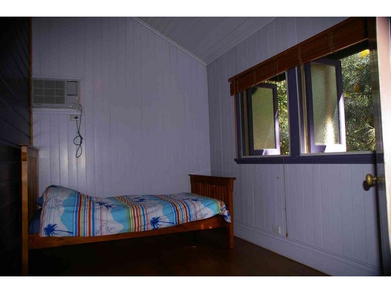 8 Erobin Street, Coochiemudlo Island QLD 4184