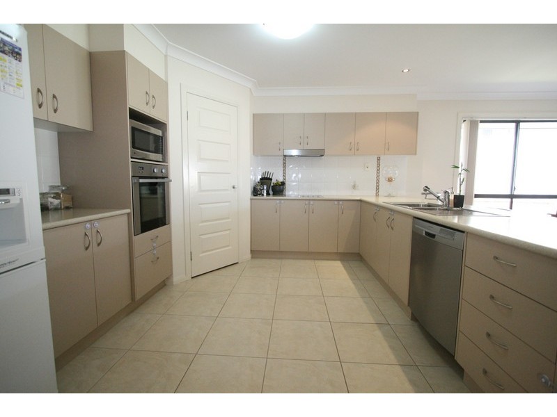 50 Aquila Street, Redland Bay QLD 4165