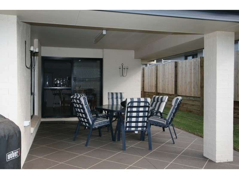 50 Aquila Street, Redland Bay QLD 4165