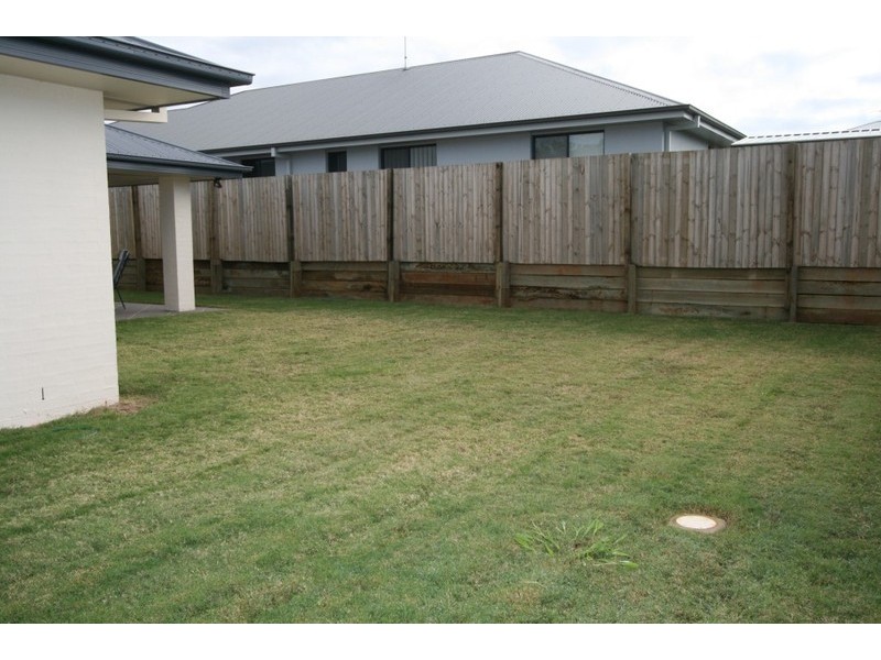 50 Aquila Street, Redland Bay QLD 4165