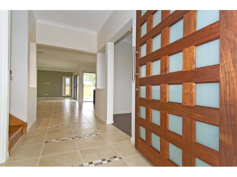 5 Turtle Place, Redland Bay QLD 4165