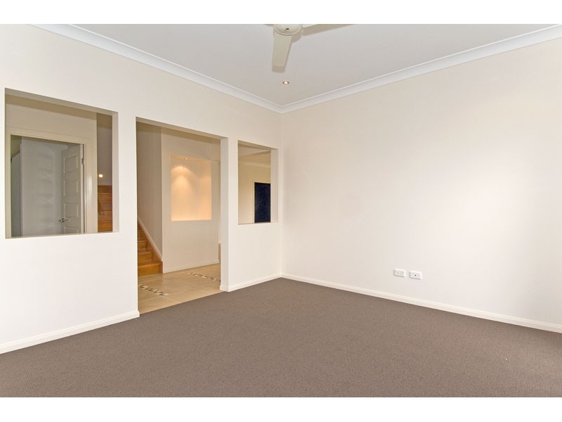 5 Turtle Place, Redland Bay QLD 4165