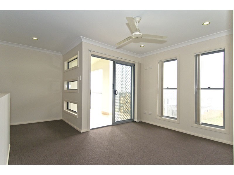 5 Turtle Place, Redland Bay QLD 4165