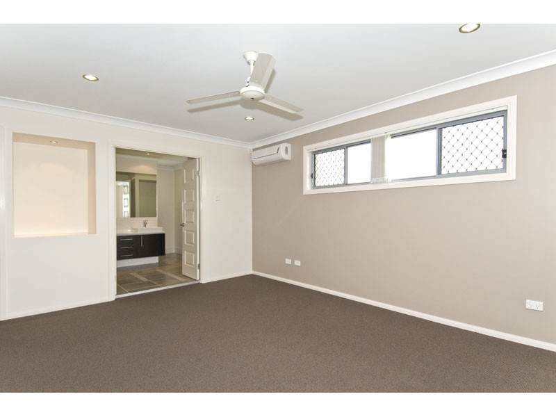 5 Turtle Place, Redland Bay QLD 4165