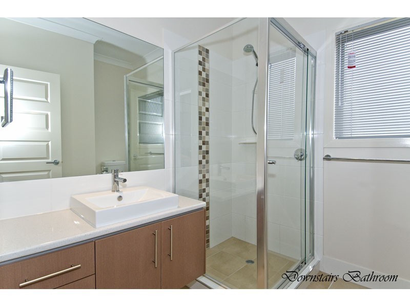 5 Turtle Place, Redland Bay QLD 4165