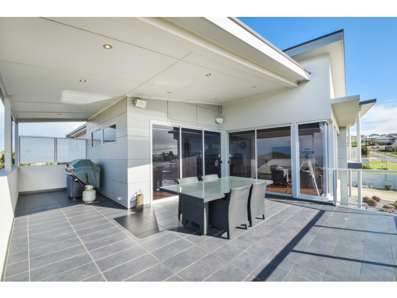 11 Wright Terrace, Encounter Bay SA 5211