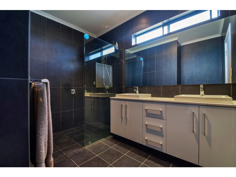 11 Wright Terrace, Encounter Bay SA 5211
