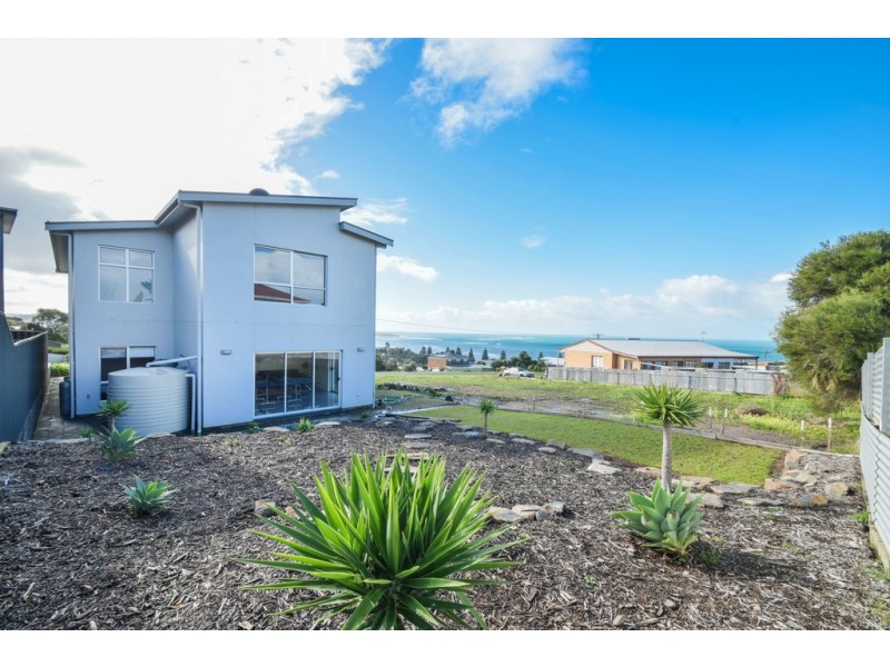 11 Wright Terrace, Encounter Bay SA 5211