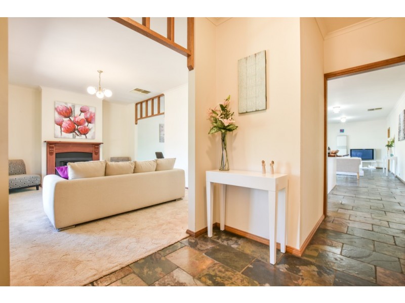 14 Wooding Avenue, Woodcroft SA 5162