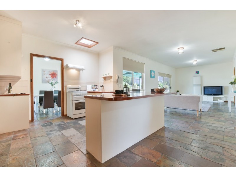 14 Wooding Avenue, Woodcroft SA 5162