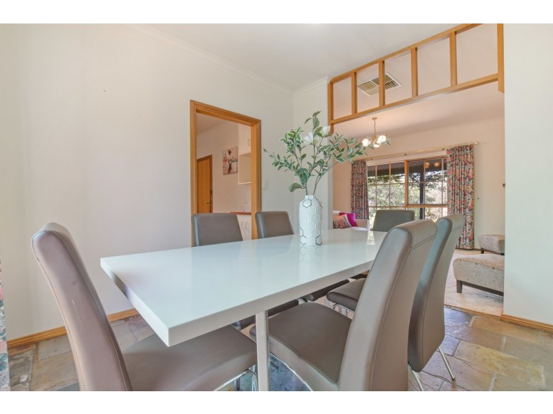 14 Wooding Avenue, Woodcroft SA 5162