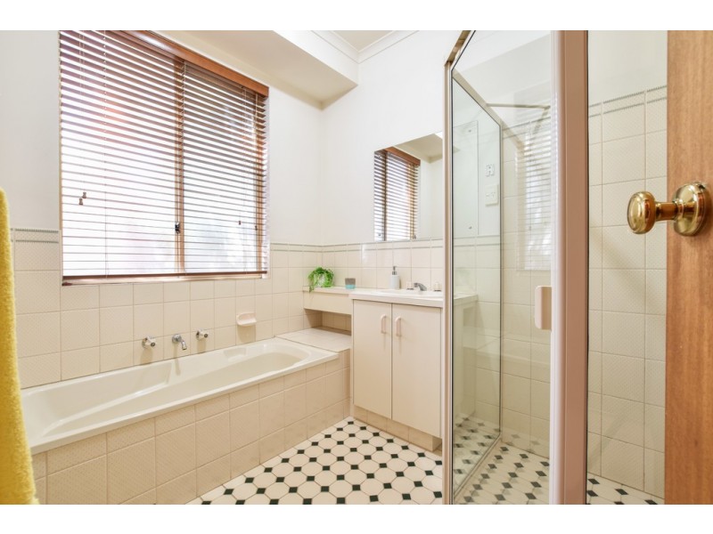 14 Wooding Avenue, Woodcroft SA 5162