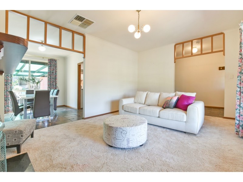 14 Wooding Avenue, Woodcroft SA 5162