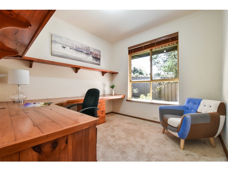 14 Wooding Avenue, Woodcroft SA 5162