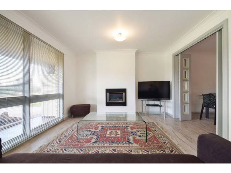 11 Jade Crescent, Aberfoyle Park SA 5159