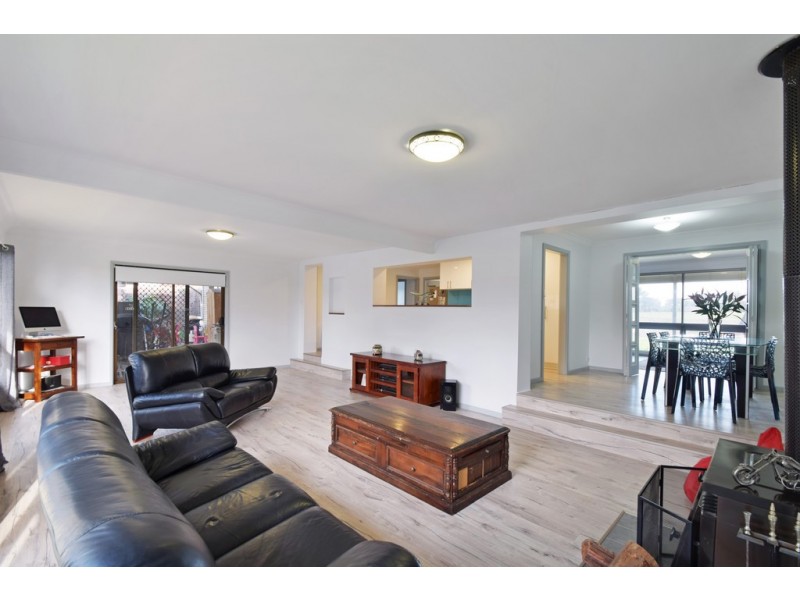 11 Jade Crescent, Aberfoyle Park SA 5159