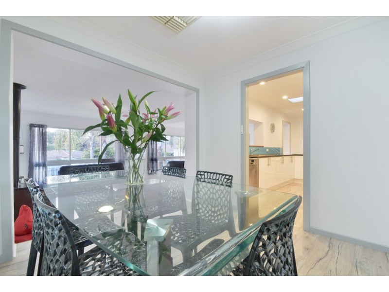 11 Jade Crescent, Aberfoyle Park SA 5159