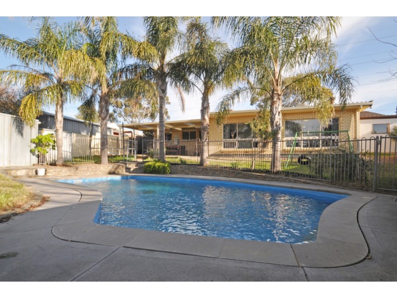 11 Jade Crescent, Aberfoyle Park SA 5159