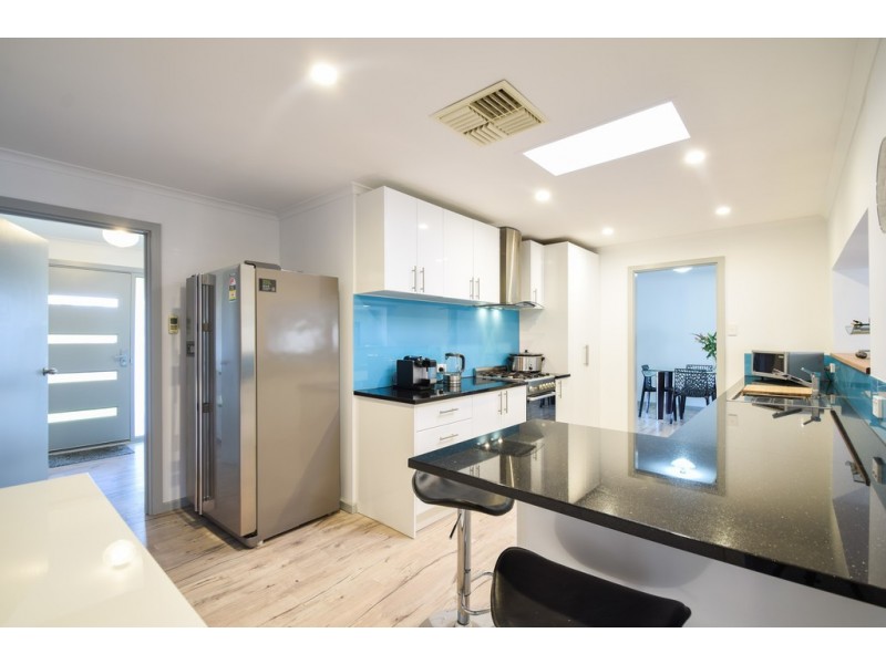 11 Jade Crescent, Aberfoyle Park SA 5159