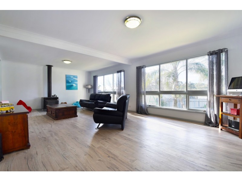 11 Jade Crescent, Aberfoyle Park SA 5159