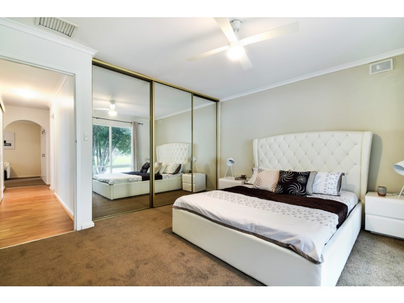 32 Riordan Street, Morphett Vale SA 5162