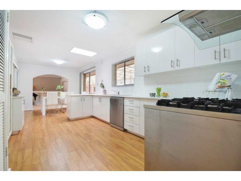 32 Riordan Street, Morphett Vale SA 5162