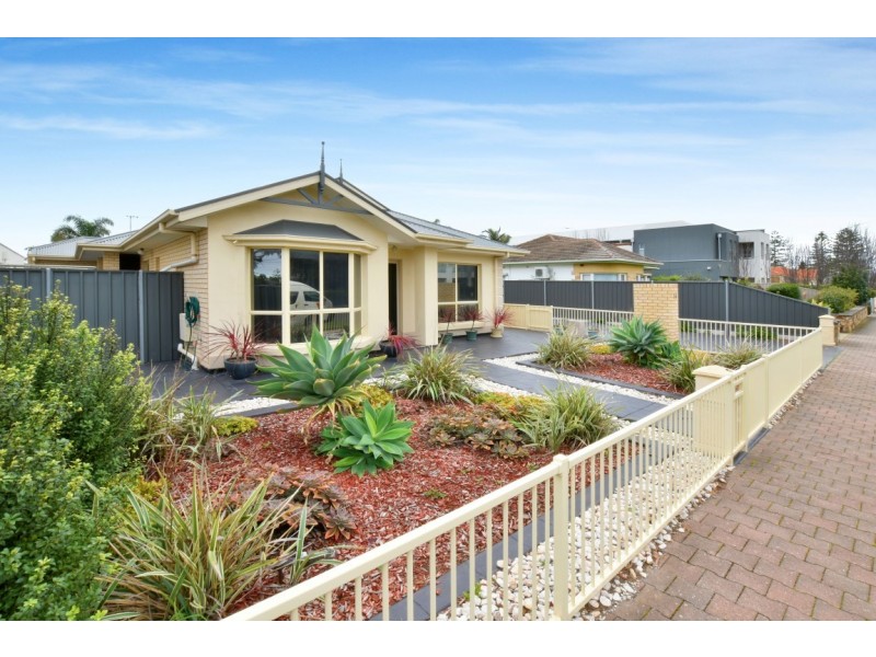 14 Rothesay Ave, Glenelg North SA 5045