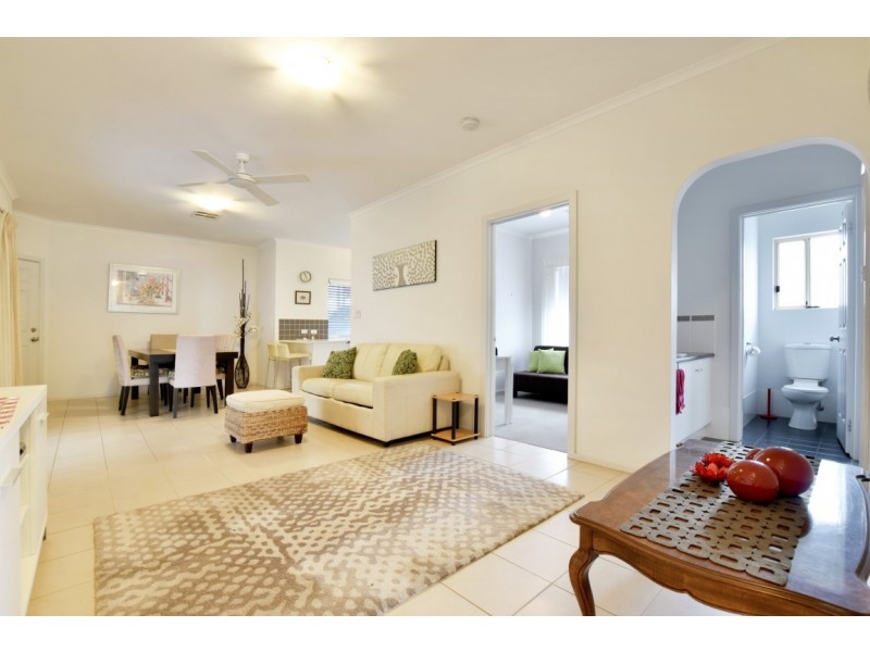 14 Rothesay Ave, Glenelg North SA 5045