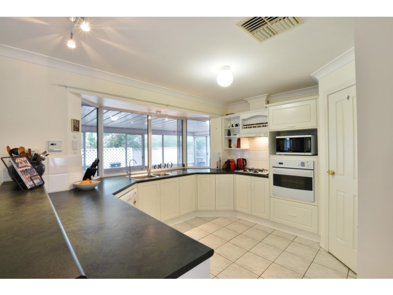 14 Riddoch Crescent, Woodcroft SA 5162