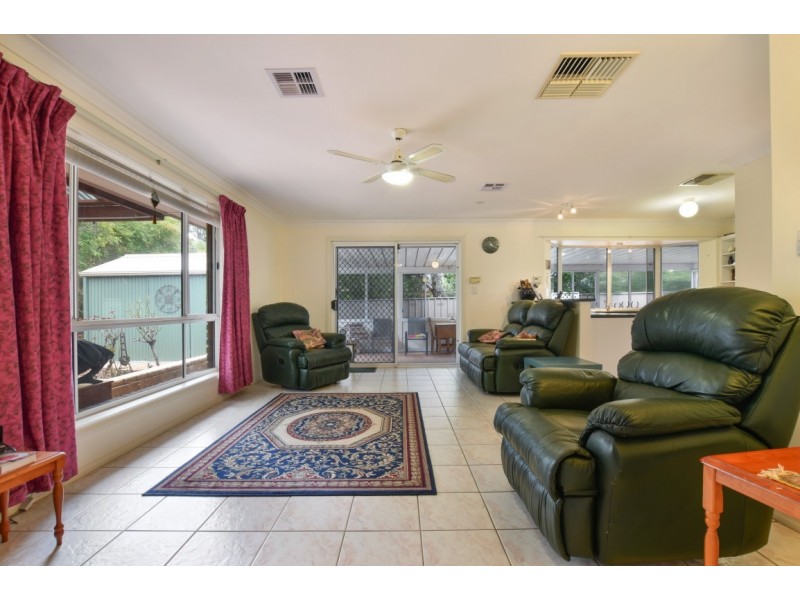 14 Riddoch Crescent, Woodcroft SA 5162