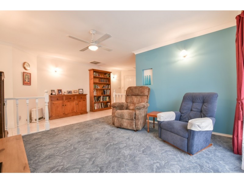 14 Riddoch Crescent, Woodcroft SA 5162