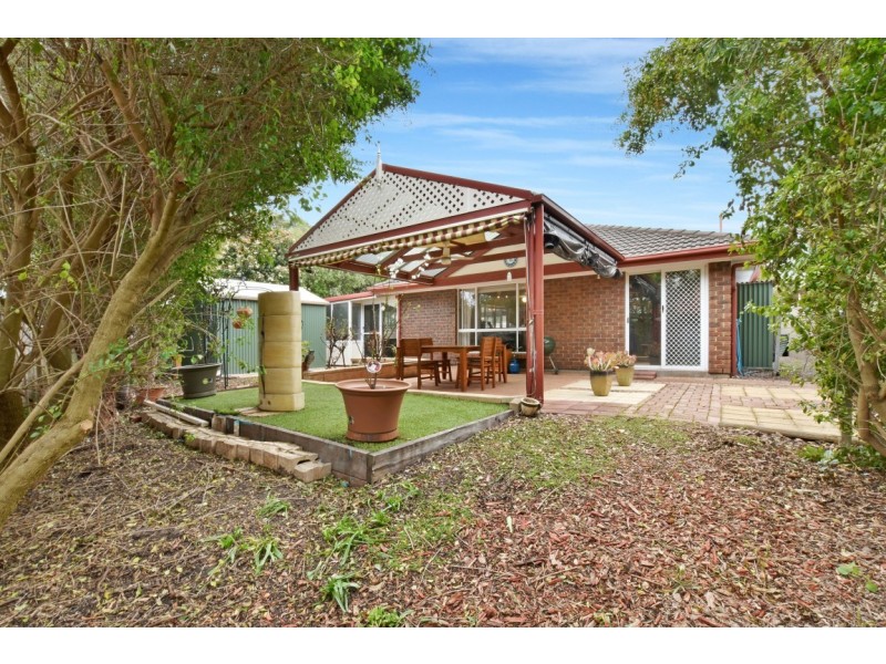 14 Riddoch Crescent, Woodcroft SA 5162