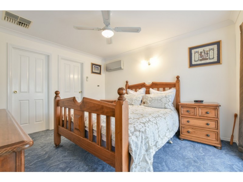 14 Riddoch Crescent, Woodcroft SA 5162