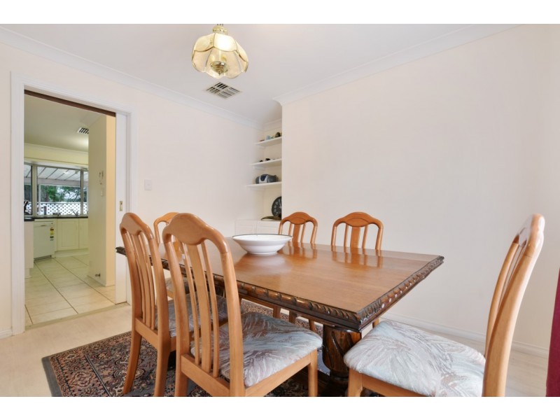 14 Riddoch Crescent, Woodcroft SA 5162