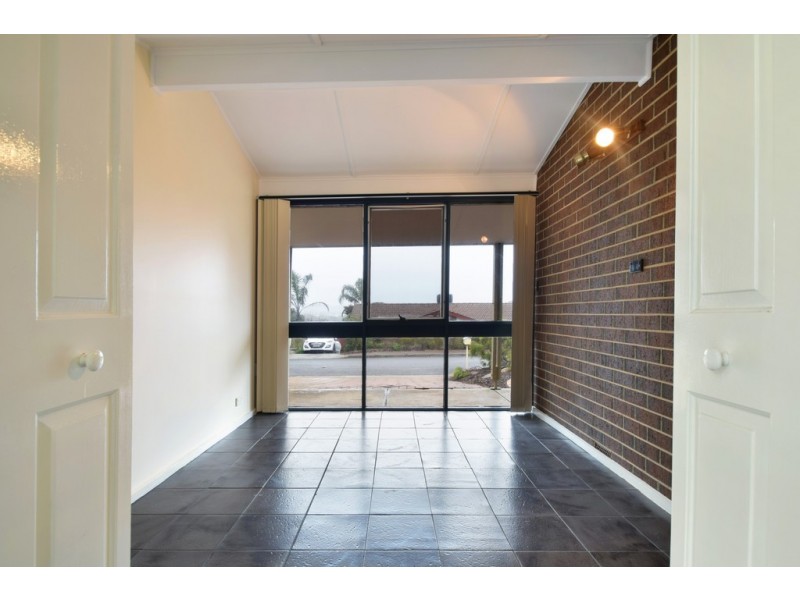 35 Dianne Street, Happy Valley SA 5159