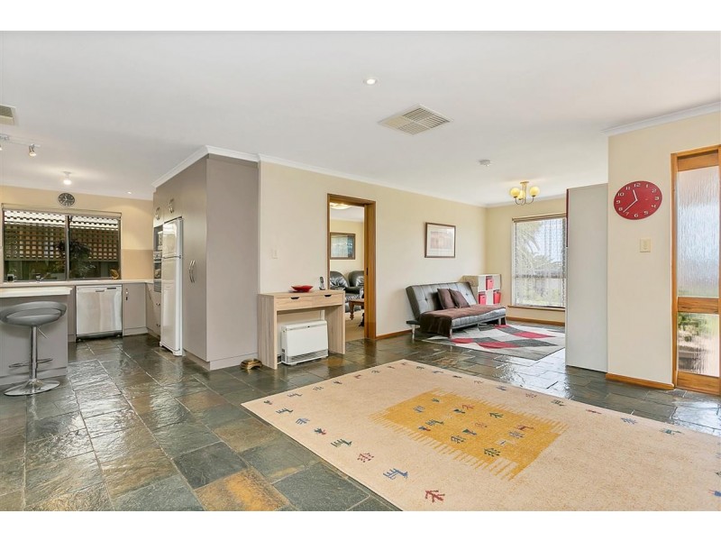 38 Lennard Drive, Moana SA 5169