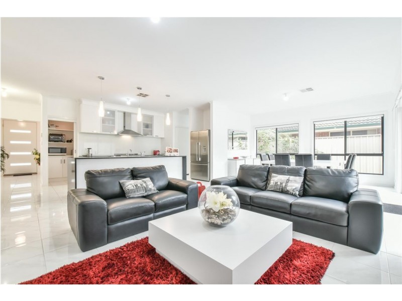 11 Karu Crescent, Mitchell Park SA 5043