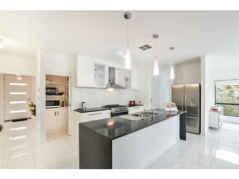 11 Karu Crescent, Mitchell Park SA 5043