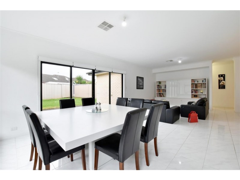 11 Karu Crescent, Mitchell Park SA 5043