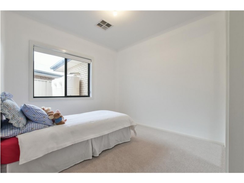 11 Karu Crescent, Mitchell Park SA 5043