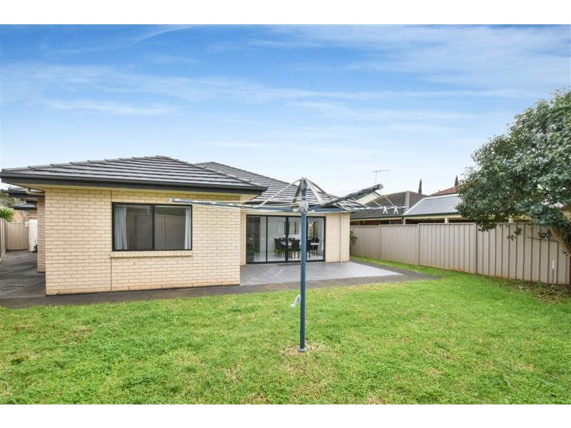 11 Karu Crescent, Mitchell Park SA 5043