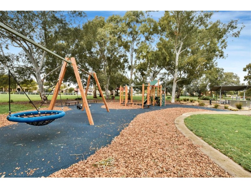 11 Karu Crescent, Mitchell Park SA 5043