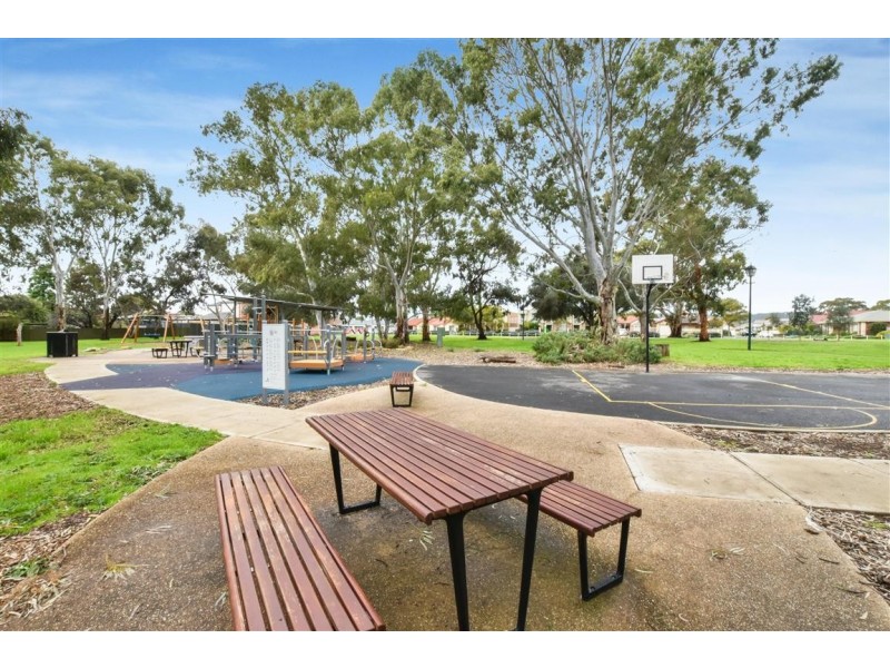 11 Karu Crescent, Mitchell Park SA 5043