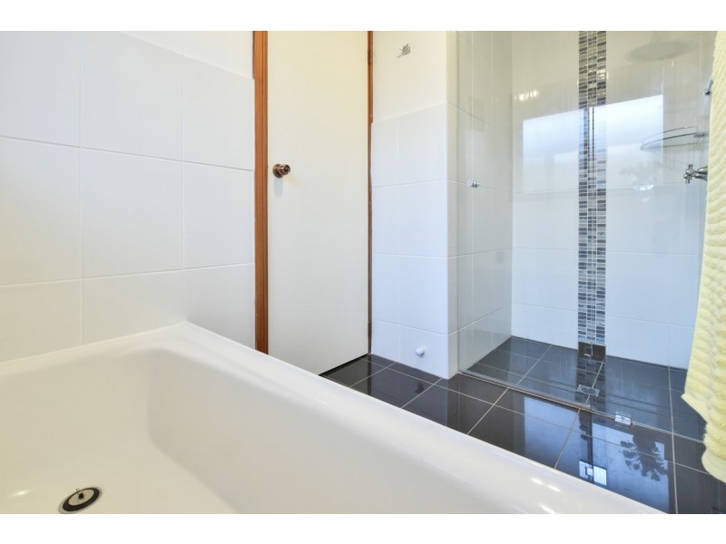 4 Ash Street, Aberfoyle Park SA 5159