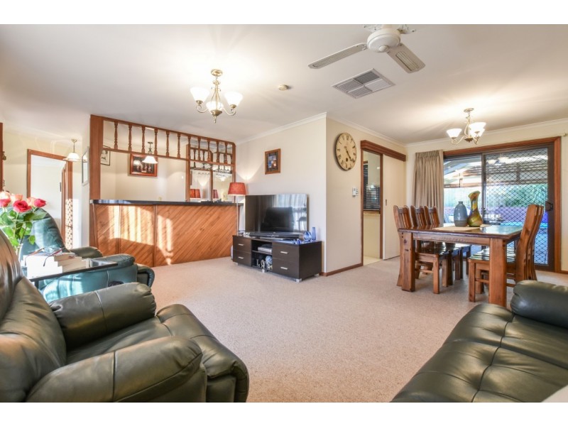 4 Ash Street, Aberfoyle Park SA 5159