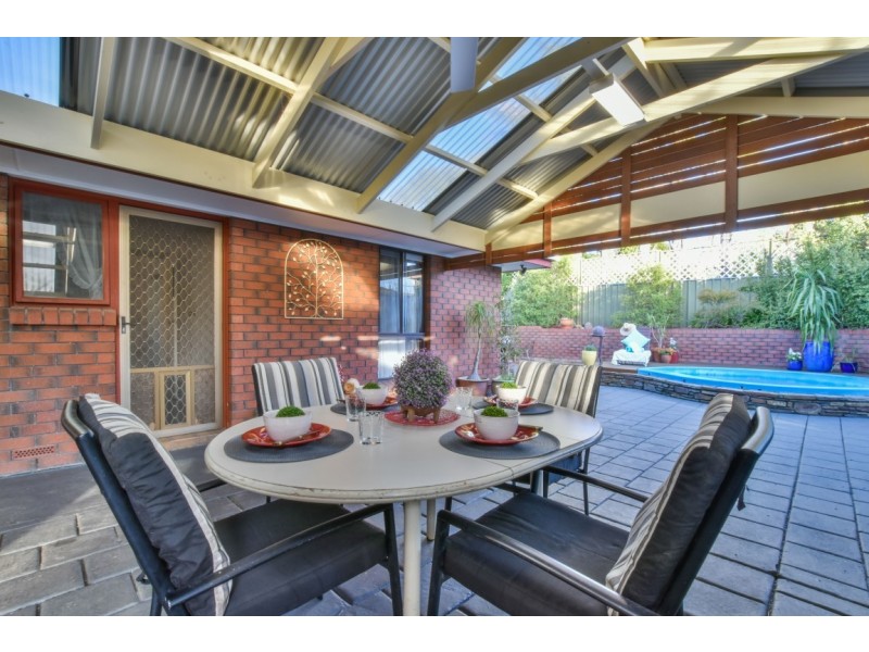 4 Ash Street, Aberfoyle Park SA 5159