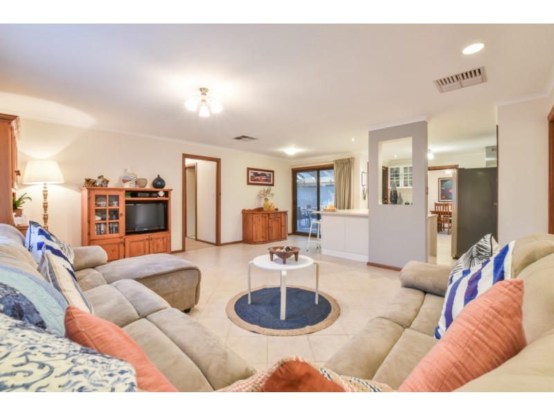 4 Ash Street, Aberfoyle Park SA 5159