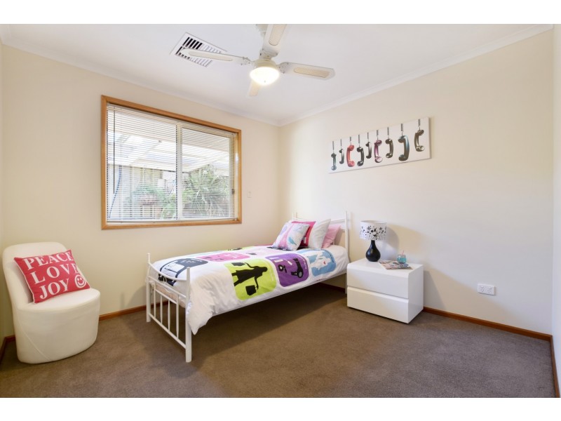 2 Angas Walk, Woodcroft SA 5162