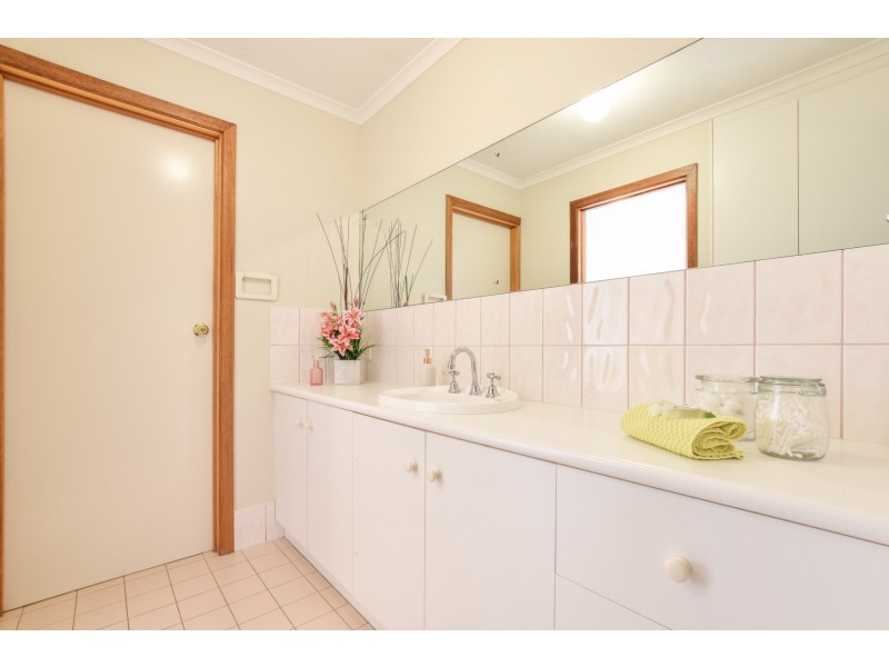 2 Angas Walk, Woodcroft SA 5162