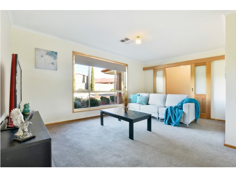 2 Angas Walk, Woodcroft SA 5162